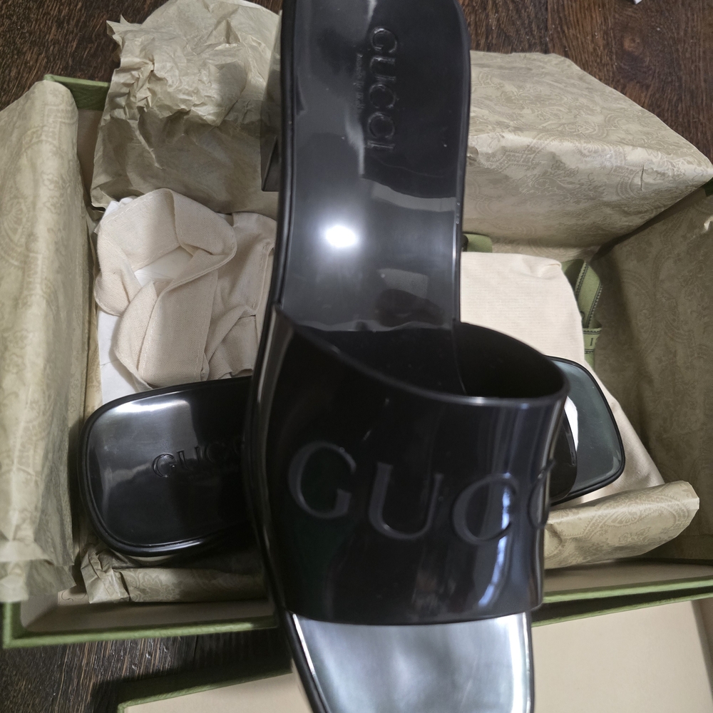 Gucci Women's Black Slide Sandals